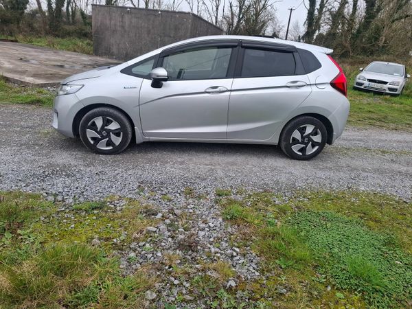 Honda Fit Hatchback, Petrol Hybrid, 2013, Silver