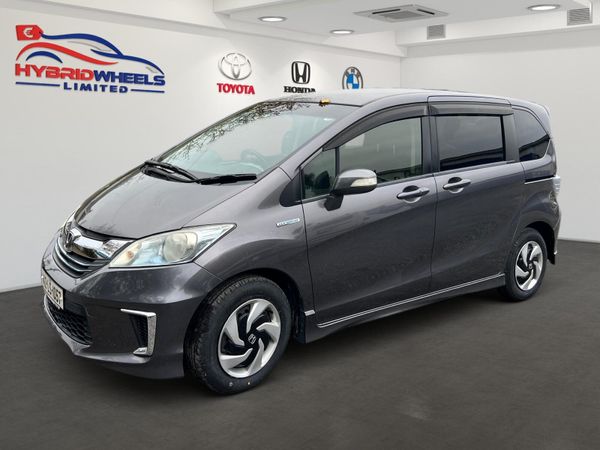 Honda Freed MPV, Petrol Hybrid, 2014, Grey