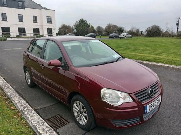 Volkswagen Polo Hatchback, Petrol, 2008, Red