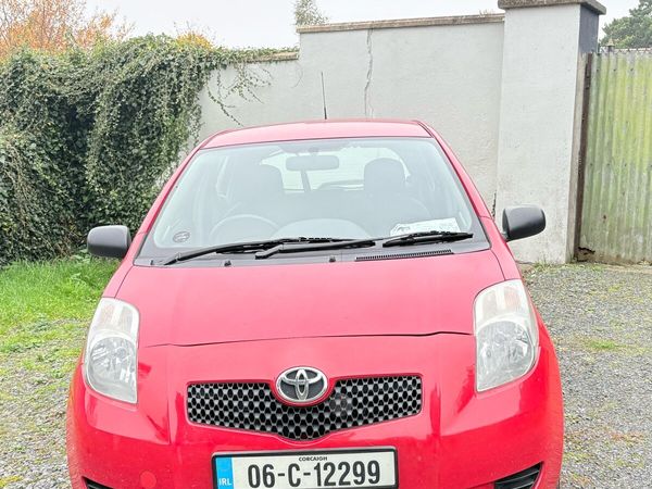 Toyota Yaris Hatchback, Petrol, 2006, Red