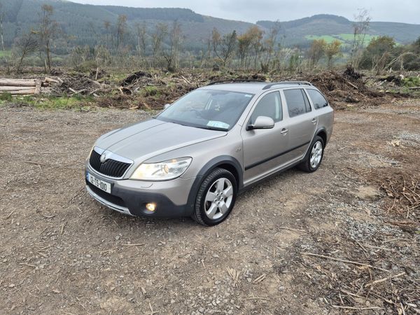 Skoda Octavia Estate, Diesel, 2012, Beige
