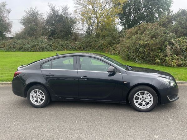 Vauxhall Insignia Hatchback, Diesel, 2014, Black