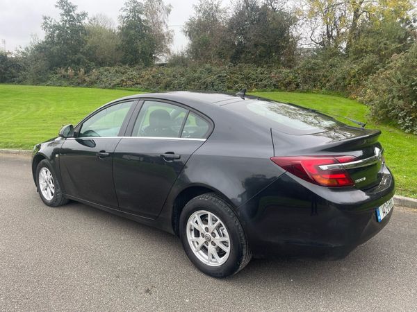 Vauxhall Insignia Hatchback, Diesel, 2014, Black