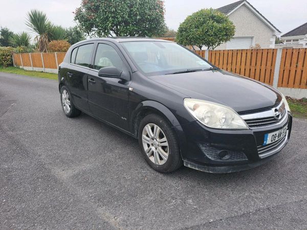 Opel Astra Hatchback, Petrol, 2008, Black