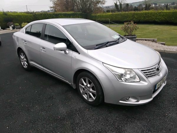 Toyota Avensis Saloon, Diesel, 2010, Silver