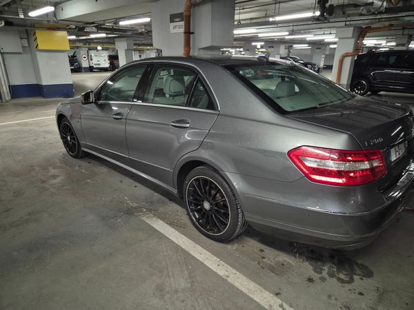 Mercedes-Benz E-Class Saloon, Diesel, 2011, Silver