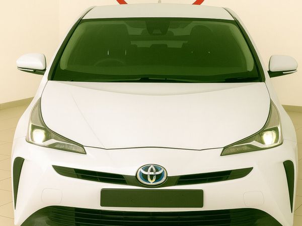 Toyota Prius Hatchback, Petrol Hybrid, 2022, White