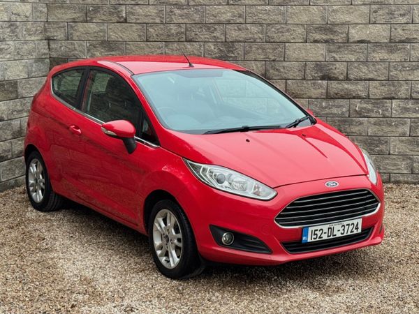 Ford Fiesta Hatchback, Petrol, 2015, Red