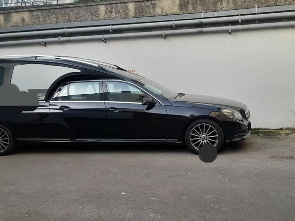 Mercedes-Benz E-Class Hearse, Diesel, 2014, Black