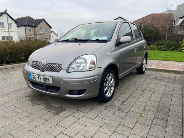 Toyota Yaris Hatchback, Petrol, 2006, Grey