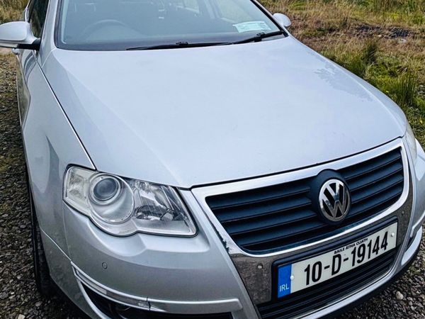 Volkswagen Passat Saloon, Diesel, 2010, Silver