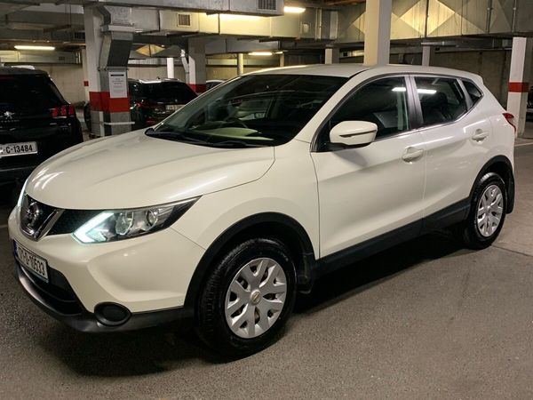 Nissan Qashqai SUV, Petrol, 2017, White