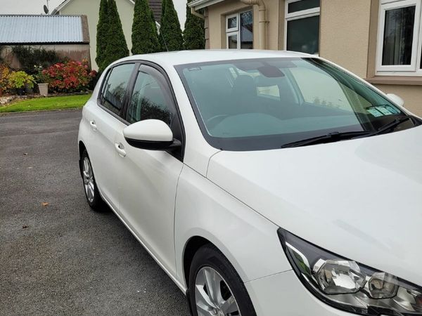 Peugeot 308 Hatchback, Diesel, 2016, White