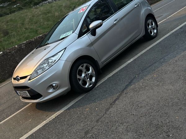 Ford Fiesta Hatchback, Petrol, 2009, Silver