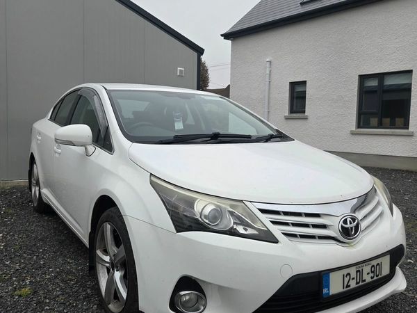 Toyota Avensis Saloon, Diesel, 2012, White