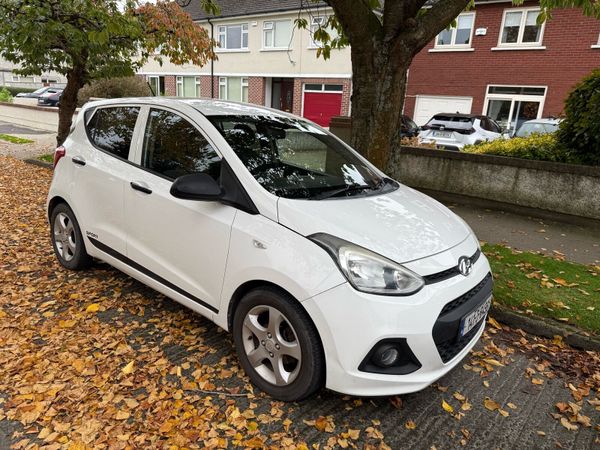 Hyundai i10 Hatchback, Petrol, 2014, White