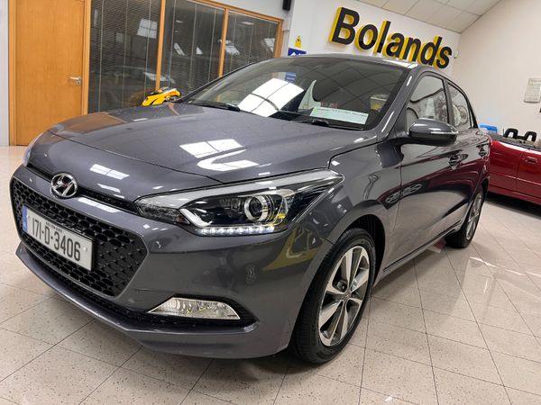 Hyundai i20 Hatchback, Petrol, 2017, Grey