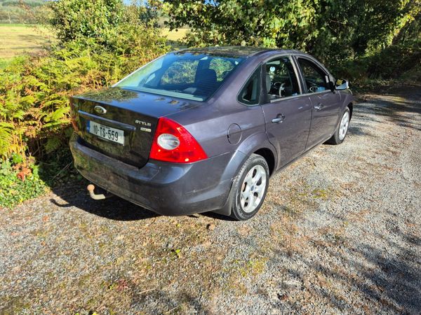 Ford Focus Saloon, Diesel, 2010, Grey