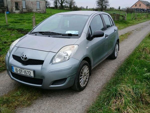 Toyota Yaris Hatchback, Petrol, 2010, Silver