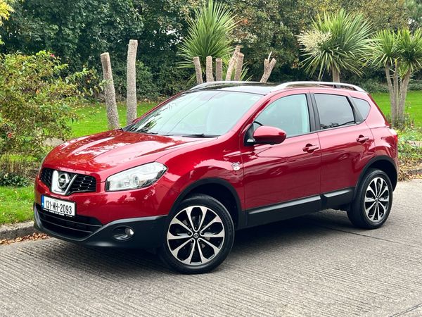 Nissan Qashqai Hatchback, Diesel, 2013, Red