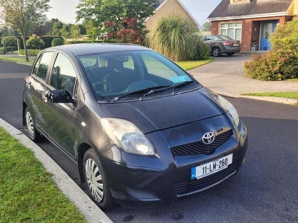 Toyota Yaris Hatchback, Petrol, 2011, Black