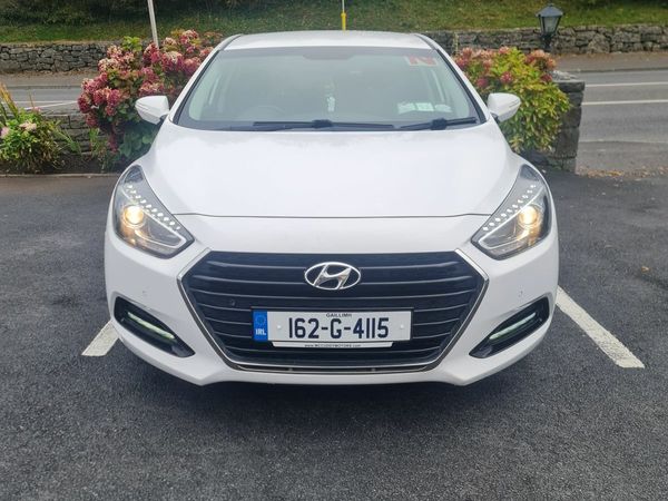 Hyundai i40 Saloon, Diesel, 2016, White
