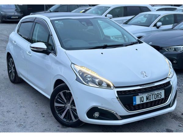 Peugeot 208 Hatchback, Petrol, 2017, White
