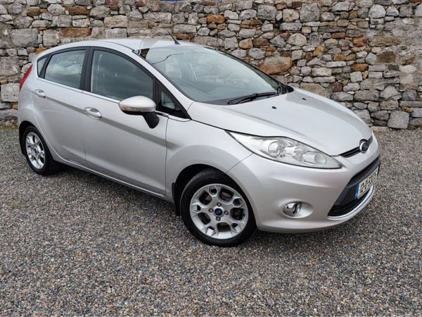 Ford Fiesta Hatchback, Petrol, 2012, Silver
