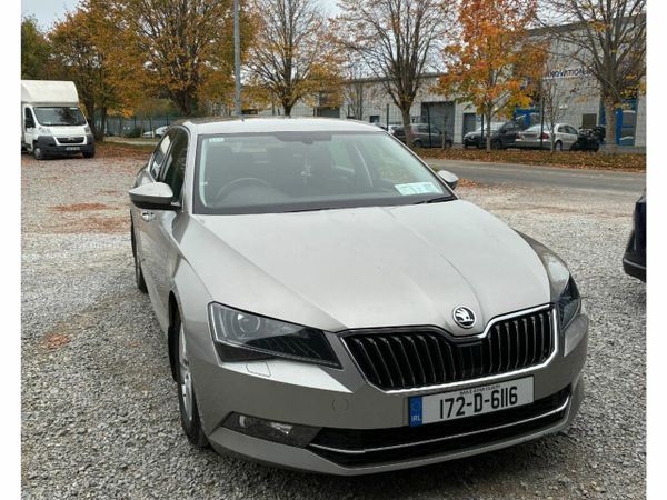 Skoda Superb Saloon, Diesel, 2017, Yellow