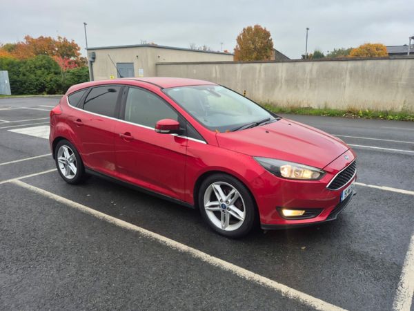 Ford Focus Hatchback, Diesel, 2015, Red