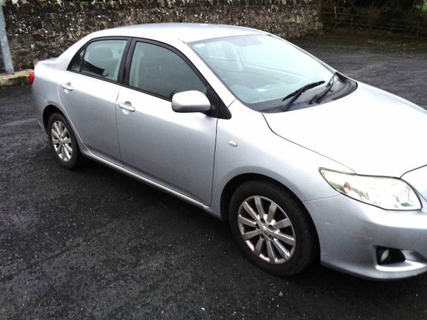 Toyota Corolla Saloon, Petrol, 2010, Silver