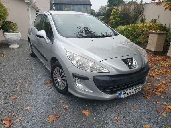 Nissan Qashqai Hatchback, Diesel, 2010, Silver