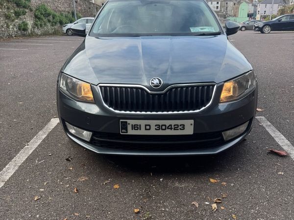 Skoda Octavia Saloon, Diesel, 2016, Grey
