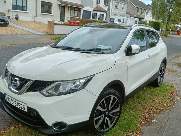 Nissan Qashqai Hatchback, Diesel, 2014, White