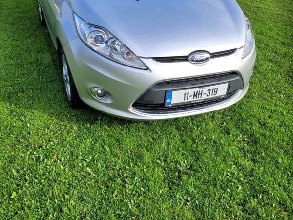 Ford Fiesta Hatchback, Petrol, 2011, Silver