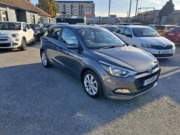 Hyundai i20 Hatchback, Petrol, 2017, Grey