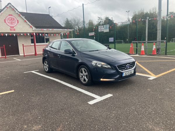 Volvo V40 Hatchback, Diesel, 2015, Blue