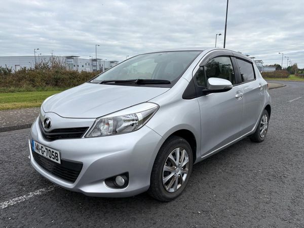 Toyota Vitz Hatchback, Petrol, 2014, Silver