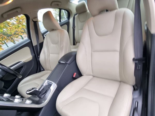 Volvo S60 Saloon, Diesel, 2015, Black