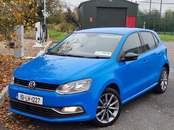 Volkswagen Polo Hatchback, Petrol, 2015, Blue