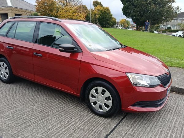 Skoda Fabia Estate, Petrol, 2015, Red