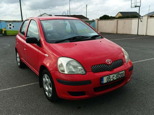Toyota Yaris Hatchback, Petrol, 2005, Red