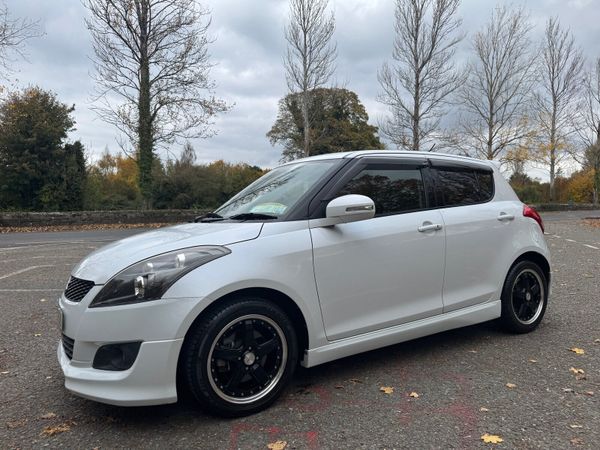 Suzuki Swift Hatchback, Petrol, 2013, White