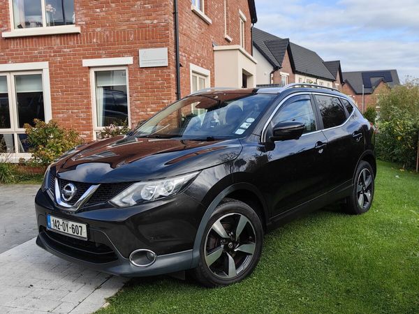 Nissan Qashqai Hatchback, Diesel, 2014, Black