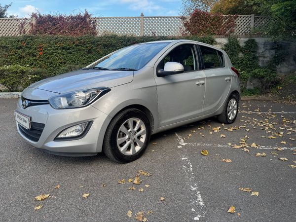 Hyundai i20 Hatchback, Petrol, 2013, Silver