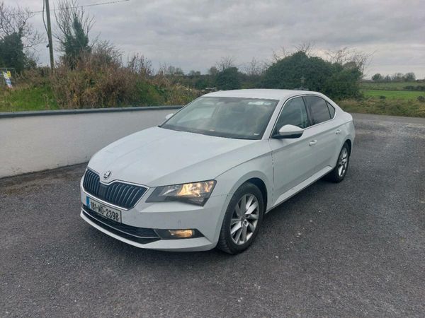 Skoda Superb Hatchback, Diesel, 2018, White
