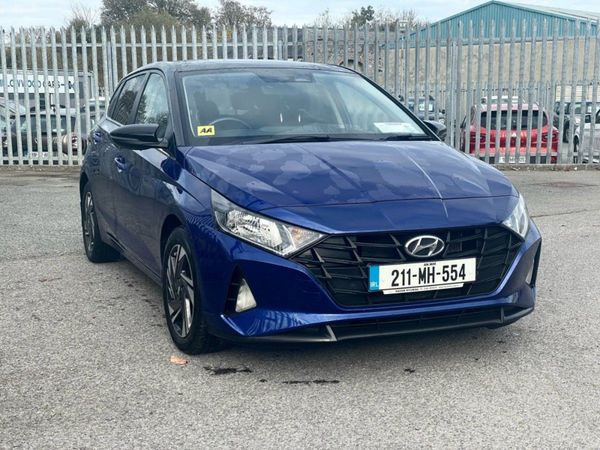 Hyundai i20 Hatchback, Petrol, 2021, Blue