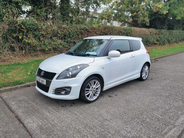 Suzuki Swift Hatchback, Petrol, 2012, White