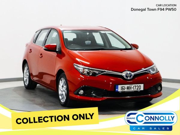 Toyota Auris MPV, Petrol Hybrid, 2016, Red