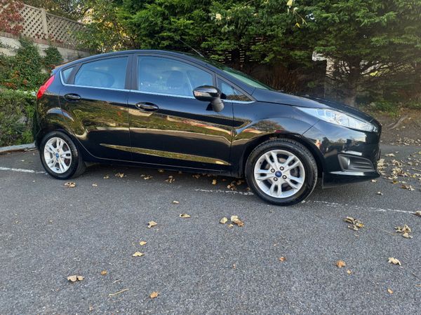 Ford Fiesta Hatchback, Petrol, 2015, Black